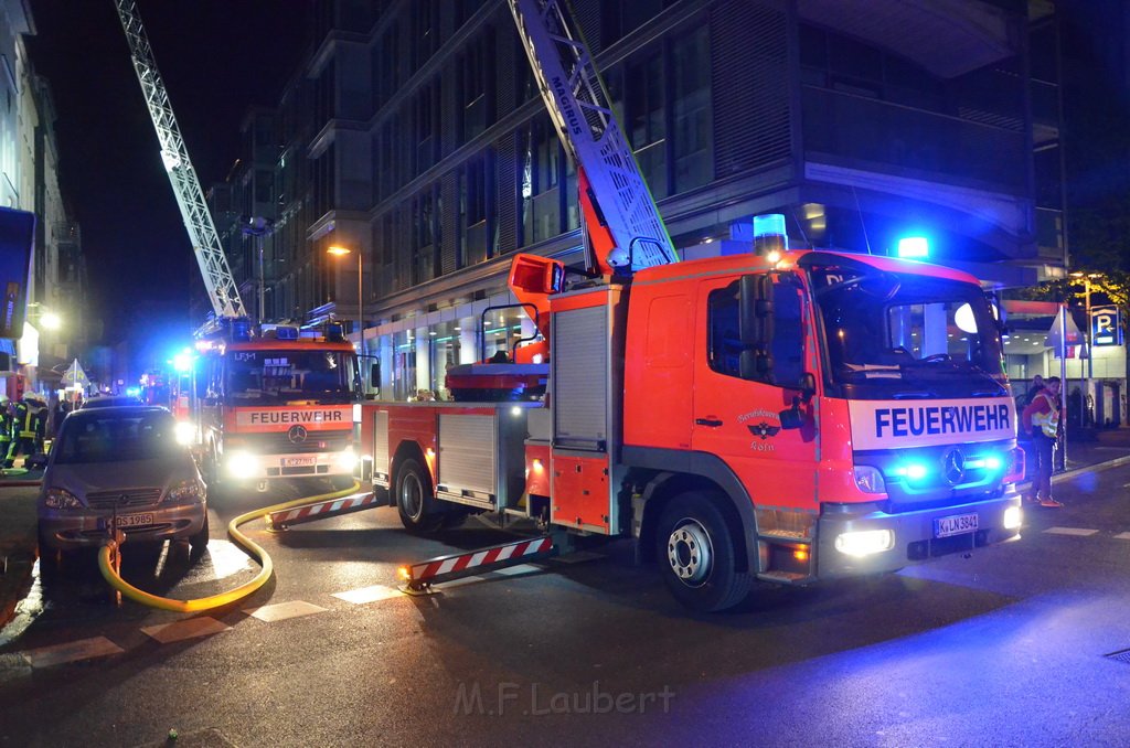 Feuer 2 Y Koeln Altstadt Nord Friesenwall P1206.JPG - Miklos Laubert